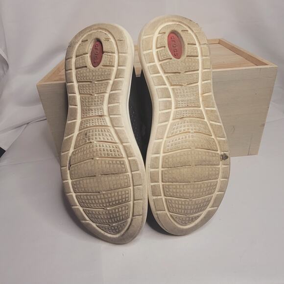 Crocs- Women's Literide Pacer Lace up Sneakers- Black- size 7 - Picture 5 of 7